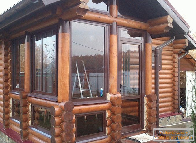 Kako ispravno pričvrstiti verandu u drvenu kuću