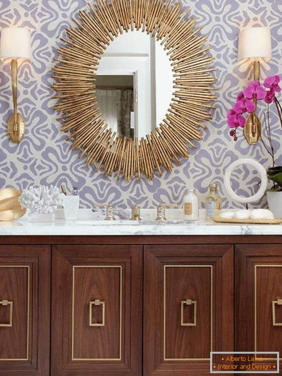 Prekrasno ogledalo u kupatilu