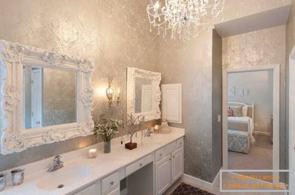 Klasične kupatilske ogledala sa štukatnim lajsnama