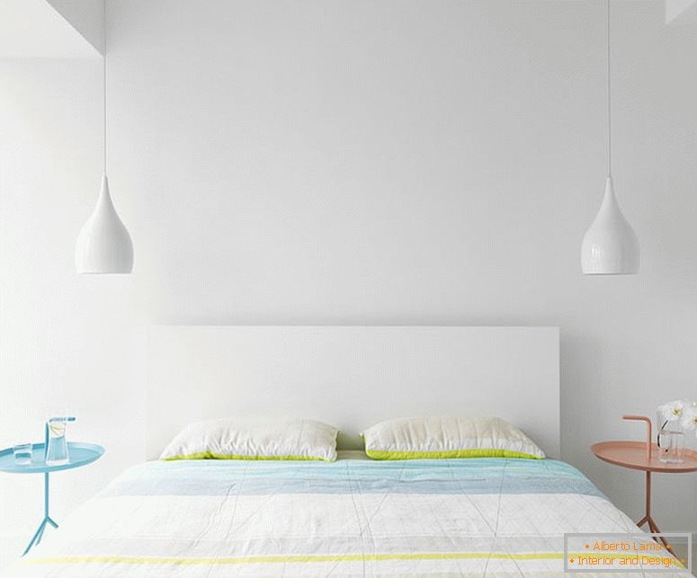 Luksuzna bela spavaća soba u minimalističkom stilu