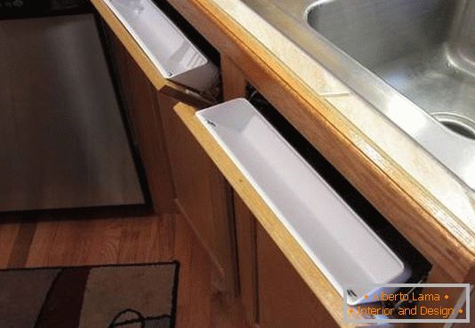 Skrivene ladice ispod sudopera