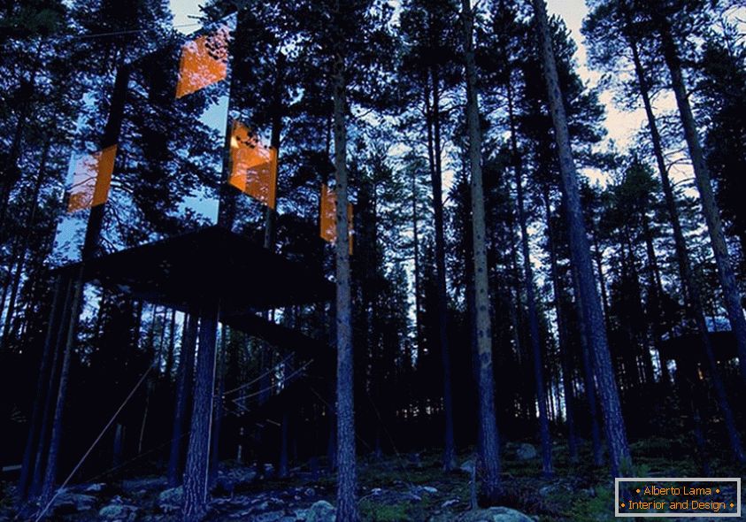 Mirror Tree House (Švedska)