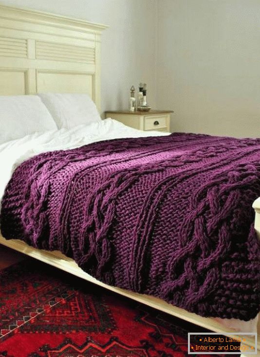 Pleteni pokrivač za krevet