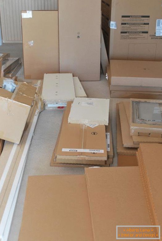 Gomila kutija iz IKEA