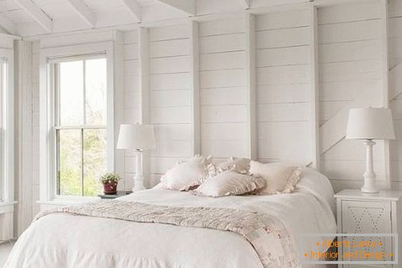 Bijela spavaća soba u unutrašnjosti fotografije