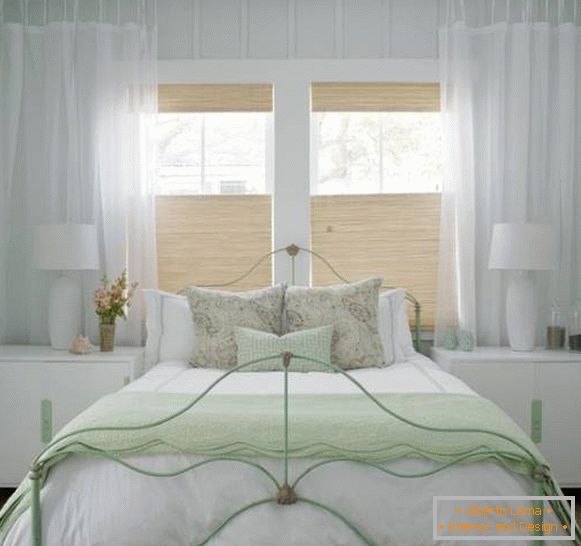 Dizajn sela bele spavaće sobe - fotografija sa zelenim akcentima