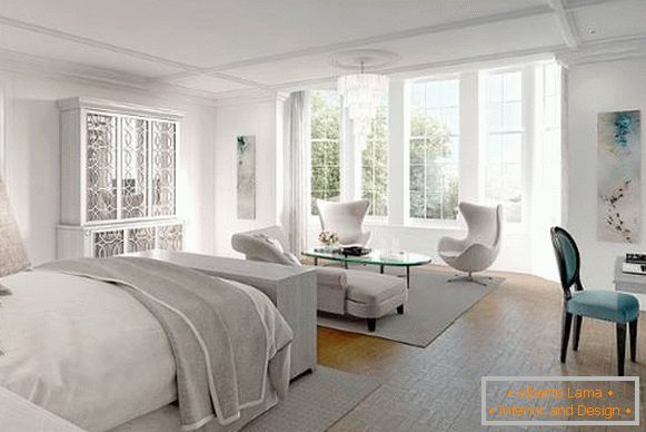 Bijela siva spavaća soba s prekrasnim namještajem