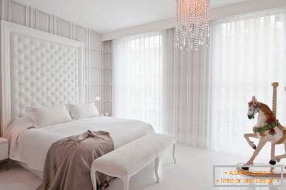 luksuzna fotografija bele spavaće sobe