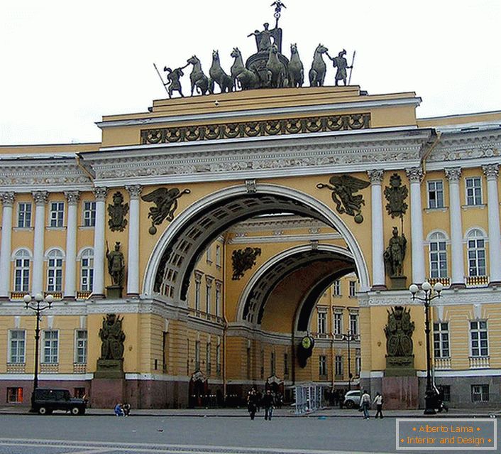 Grandiozne arhitektonske kreacije u stilu Ruske imperije se iz godine u godinu poštuju.