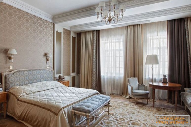 velike klasične spavaće sobe u bež-tonovima