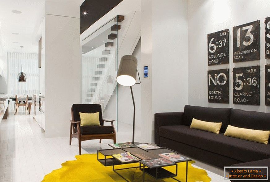 Svijetlo žuta tepih plavuša će dati dizajn radne sobe