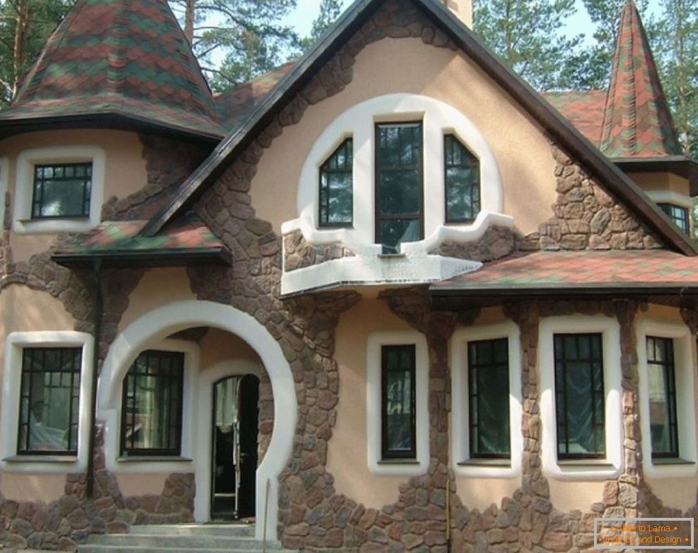 Dekorisanje fasade kuće dekorativnim kamenom