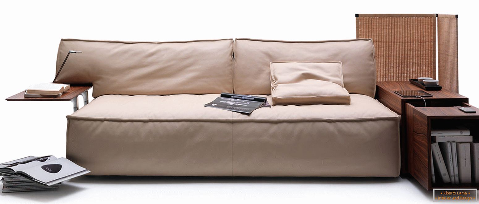 Sofa s stolnom stolom