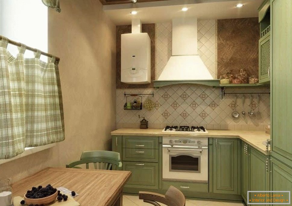 Ugao kuhinja u rustikalnom stilu s predprostorima pločica i obojenim zidovima
