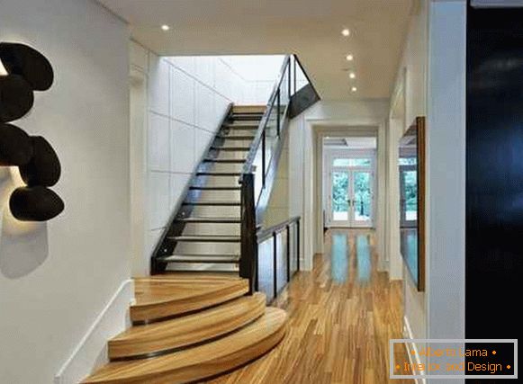dizajn hodnika u kući s stepeništem, foto 16