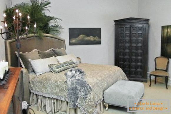 Antički stil u dizajnu male spavaće sobe