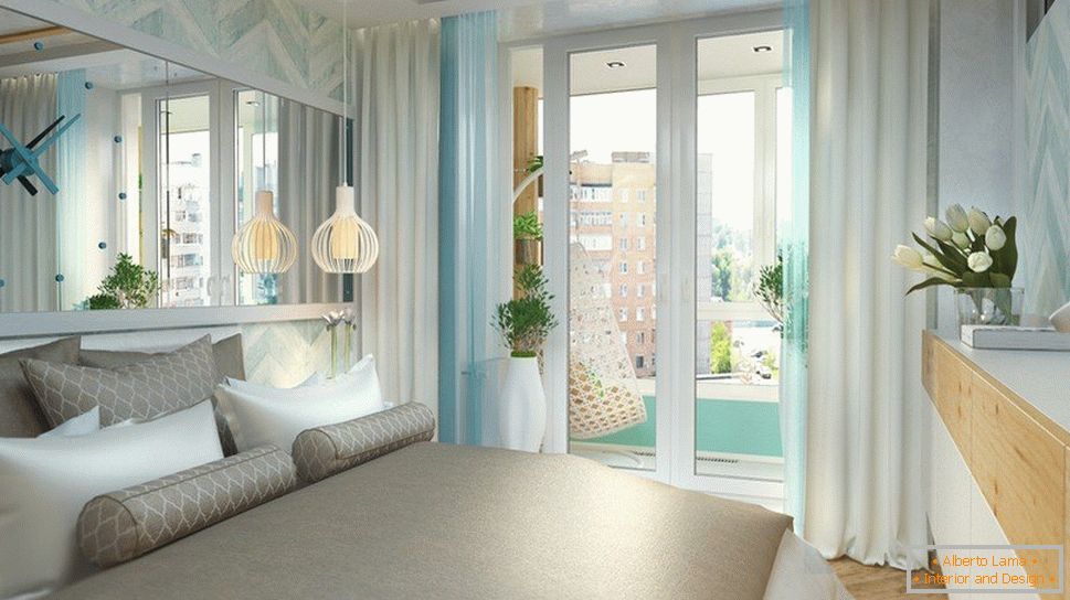 Spavaća soba sa panoramskim vratima na balkonu