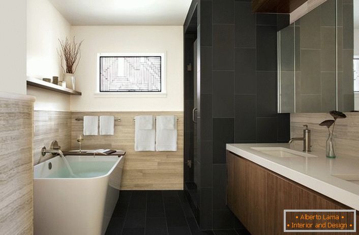 Stil Art Nouveau je inherentan u upotrebi prirodnih materijala za dekoraciju. Paneli od lake legure čine atmosferu u kupatilu plemenita i rafinirana.