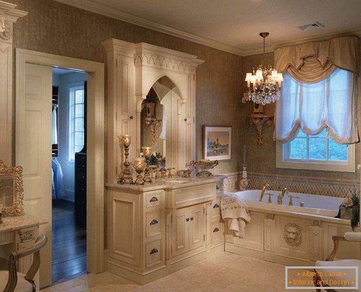Elegantan dizajn sa notama pometljivosti je otelotvoren u stvarnosti u kupatilu u stilu Art Nouveau.