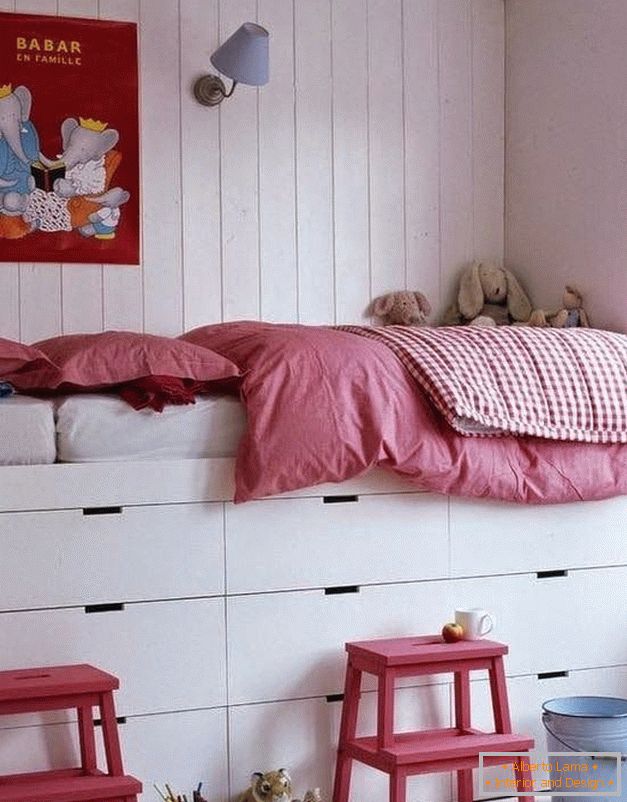 Krećite na podijumu kako biste povećali prostor u spavaćoj sobi