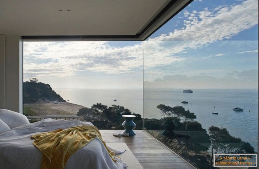 Panoramski prozori u spavaćoj sobi