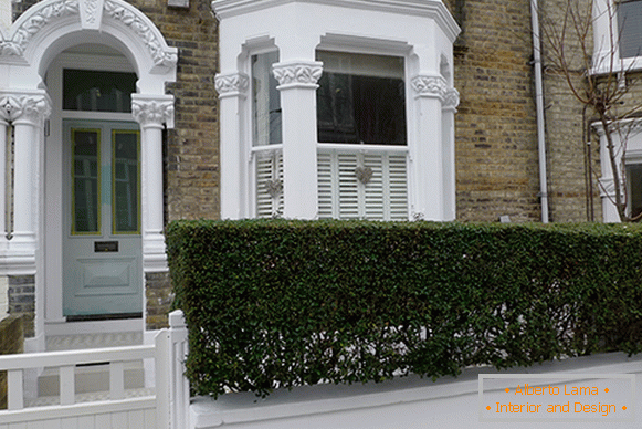 Predivan stucco za fasadu poliuretana na fotografiji