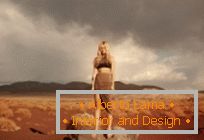 Fotografije u pustinji sa modelom Hannah Kirkelie