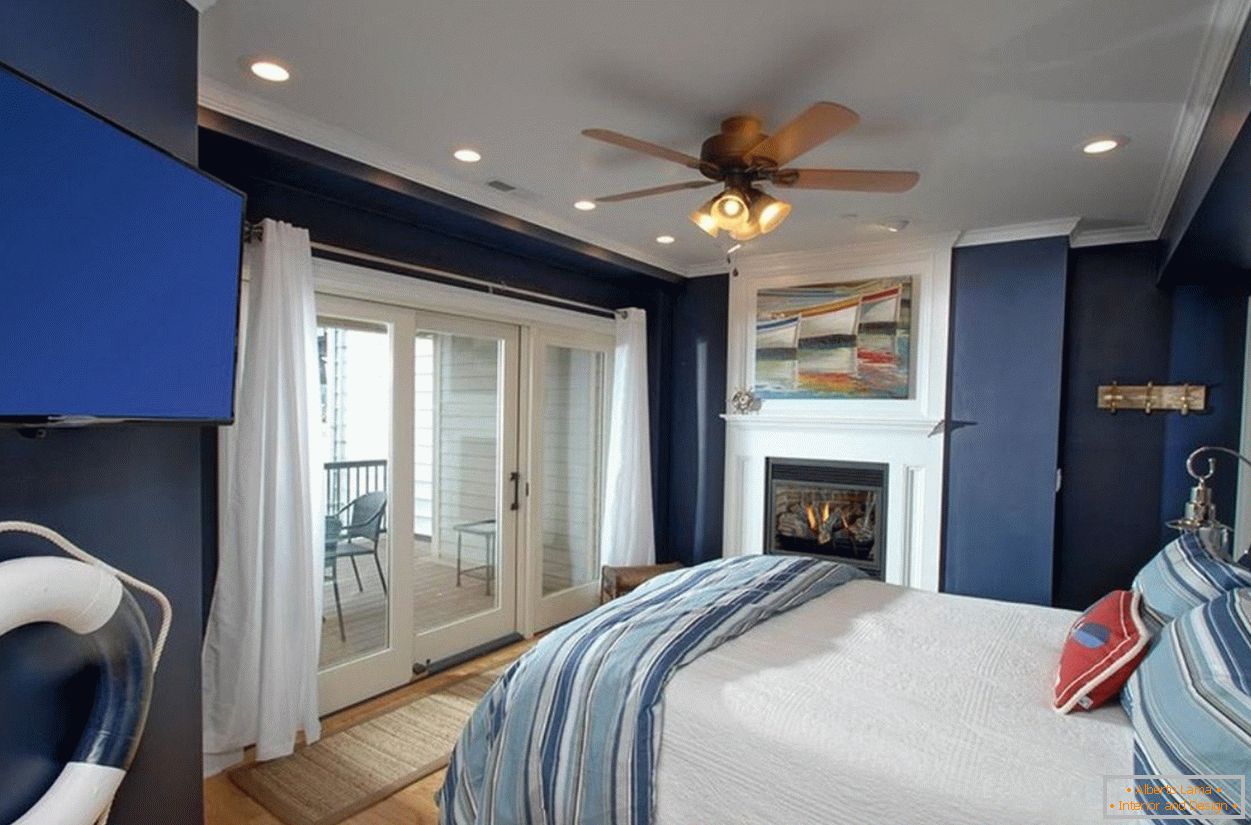 Dizajn plave i bele spavaće sobe