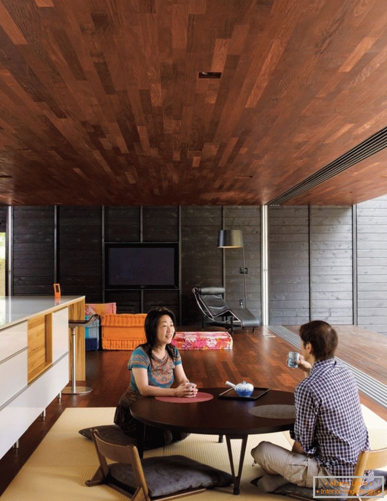 moderna-japanska-dnevna-soba-nameštaj-set-sa-tamnim-drvenim-kava-super-restoran-dizajn-ideja-kuhinja-prostor-sto-i-područje-tepih plafon-dizajn-super-japan interijer dizajn enterijer -design-koledži-bl