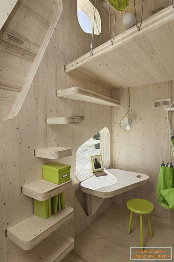Kabinet male drvene kućice