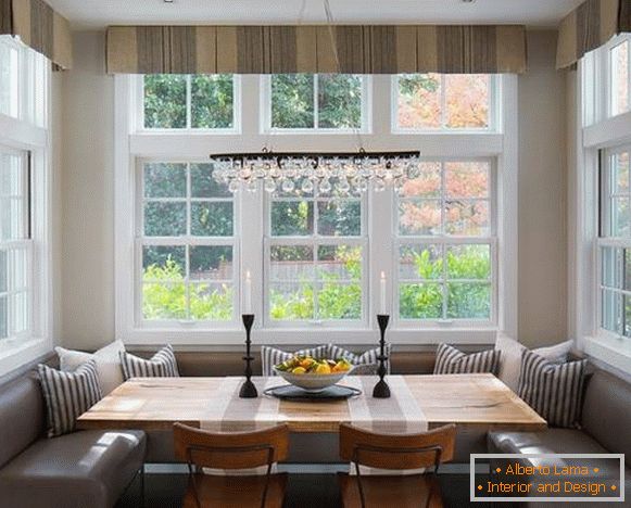 Kako odabrati zavese za ukrašavanje prozora u kuhinji