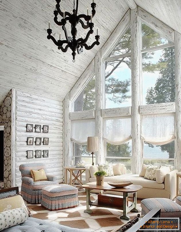 Salon White Log House