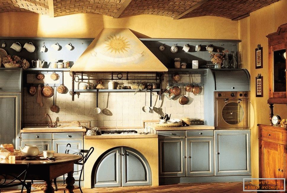 Kuhinja u stranom rustikalnom stilu
