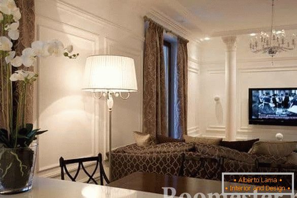 Osvetljavanje dnevne sobe u stilu modernog klasika