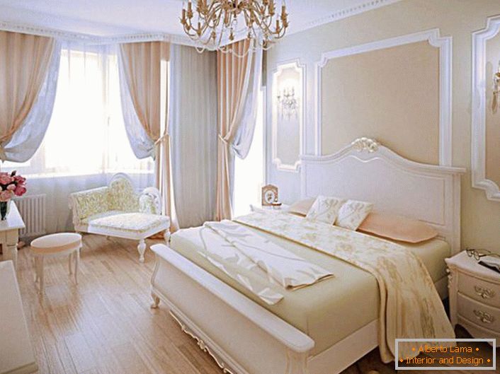 Spavaća soba u modernom stilu u boji breskve je pravi izbor za porodično gnezdo.