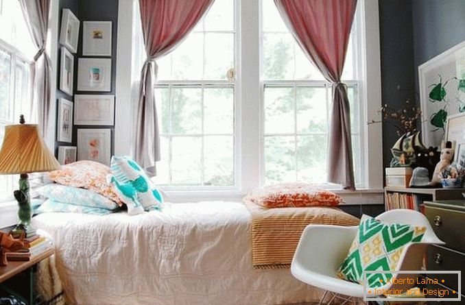 Eklektičan dizajn male spavaće sobe