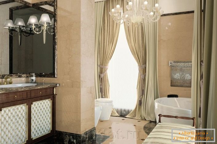 Plemenita dekoracija kupatila u stilu neoklasicizma naglašava se pravilno odabranim namještajem.
