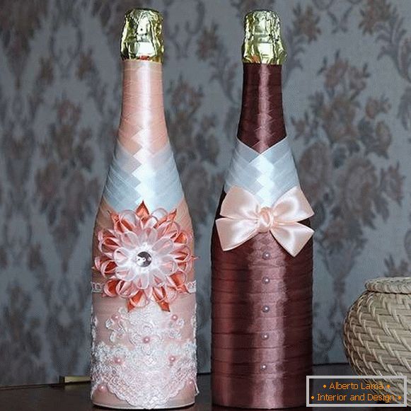 Kako ukrasiti bocu šampanjca svojim rukama za trake od 8. marta