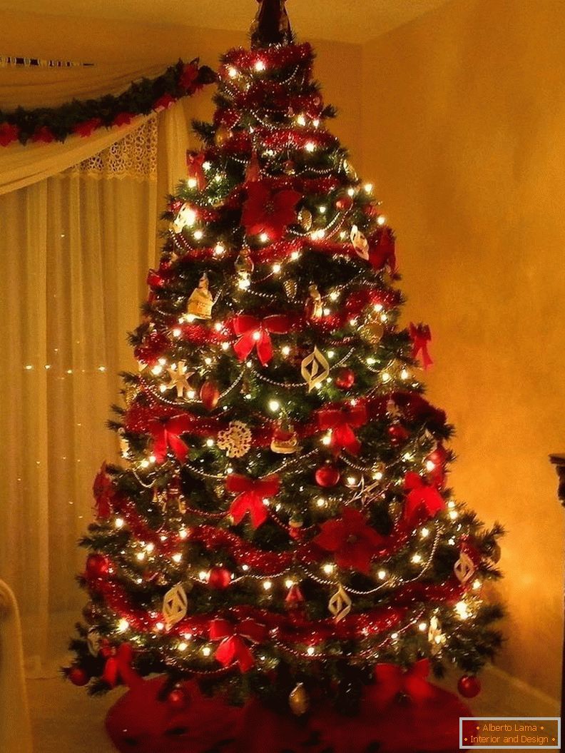 Božićno drvo sa vijencima