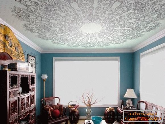 Dizajn sobe sa plavim rastezljivim plafonima sa štampanom fotografijom slike 2016