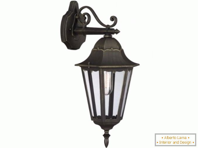 Vanjske privesne lampe u stilu Provence fotografije
