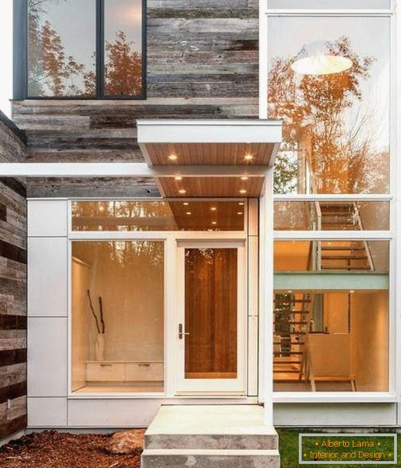 Mala moderna veranda od betona sa prekrasnim vizira