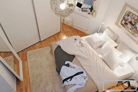 Dizajn spavaće sobe u ultra bijele boje