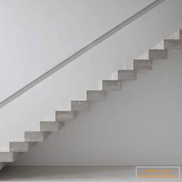 Vrste stepenica u privatnoj kući - konzolno stepenište betona