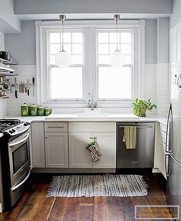 Kuhinja u bijelo-sivoj boji