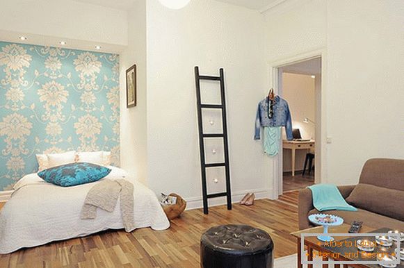 Spavaća soba u malom stanu u Švedskoj
