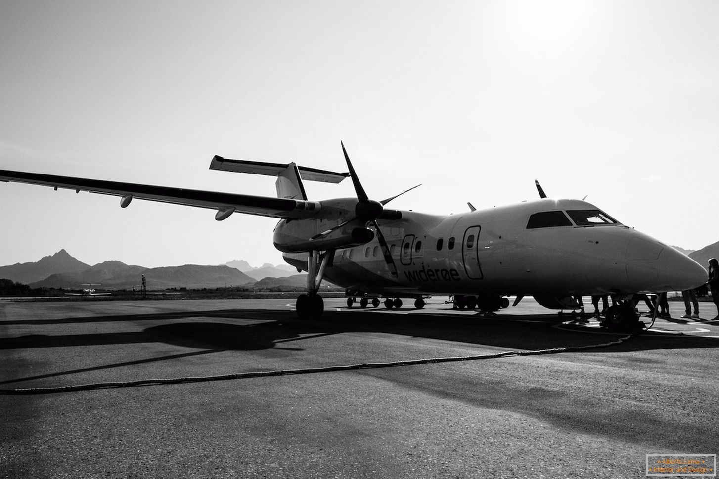 Crno-bela fotografija aviona