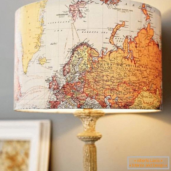 Stolna lampa sa mape