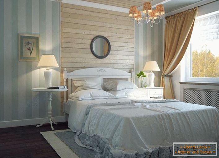 Pretpostavlja se da se kuća s prekrasnom spavaćom sobom nalazi u jednoj od ruralnih pokrajina Francuske. 