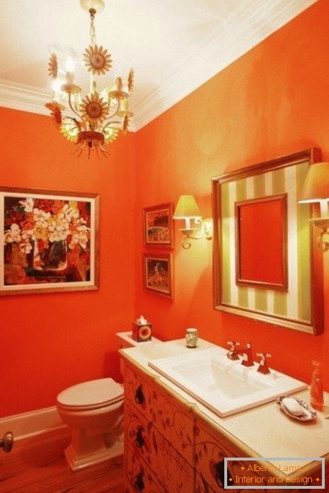 Narandžasti toalet
